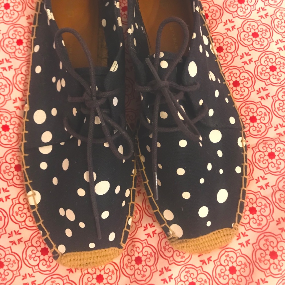 Poke dot shoes